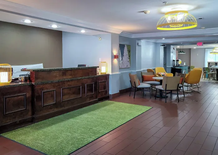 Sleep Inn & Suites East Chase